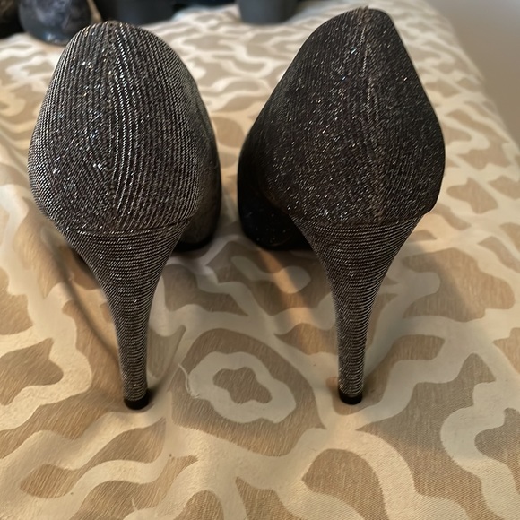 High heels - Picture 3 of 3